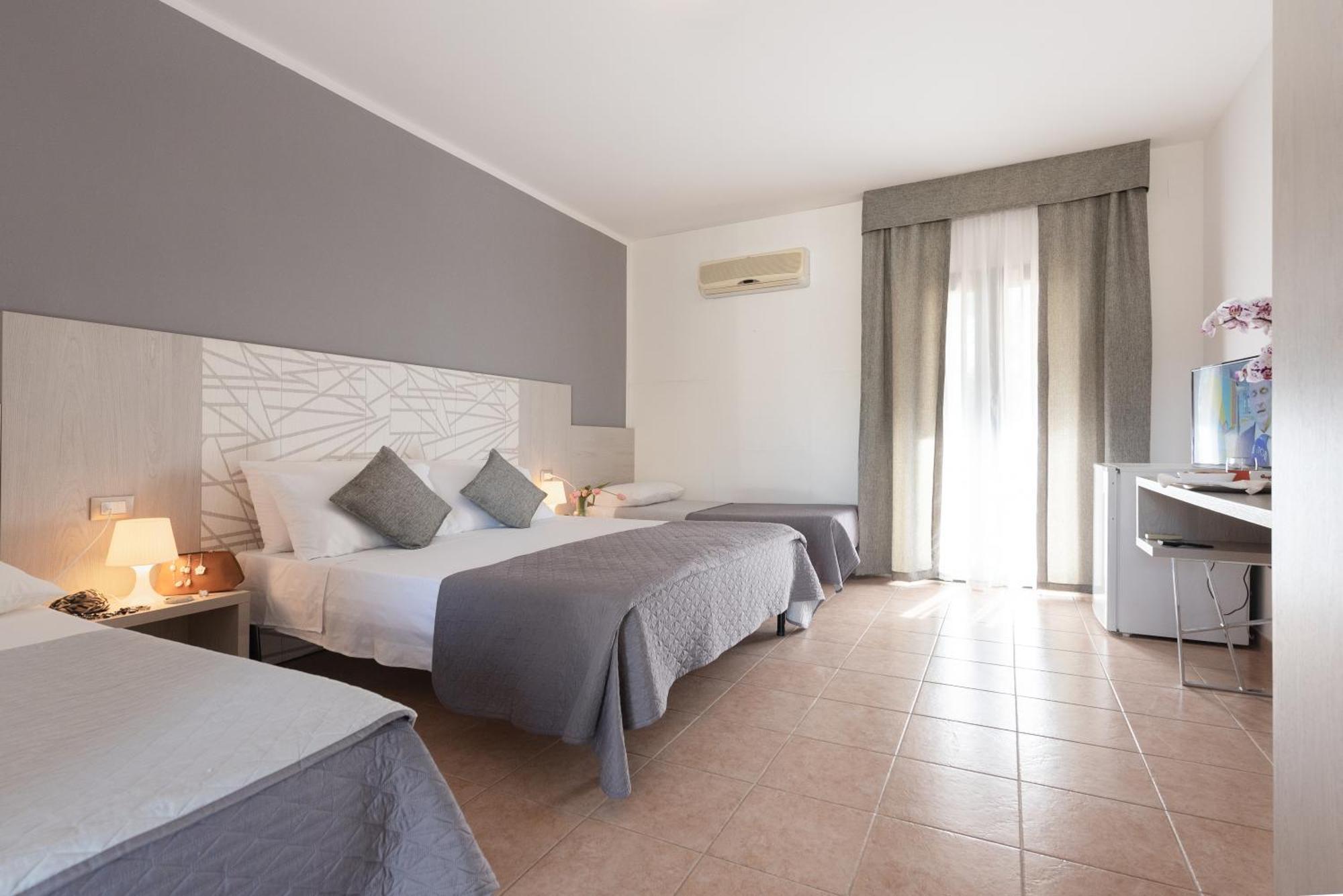 Hotel Le Muse Carpignano Salentino Exterior foto