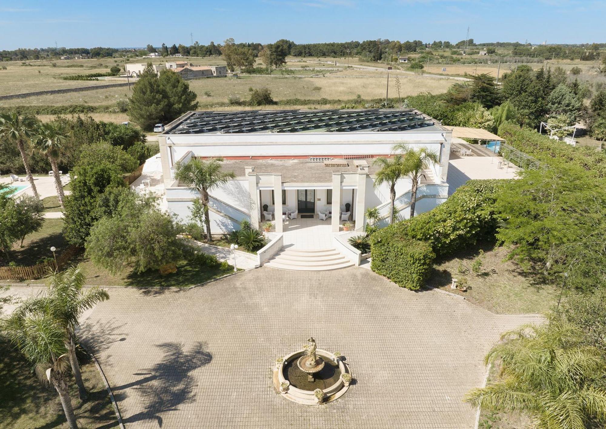 Hotel Le Muse Carpignano Salentino Exterior foto